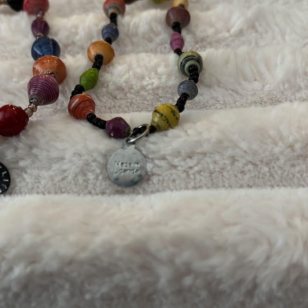 2 bracelets - Picture 6 of 8